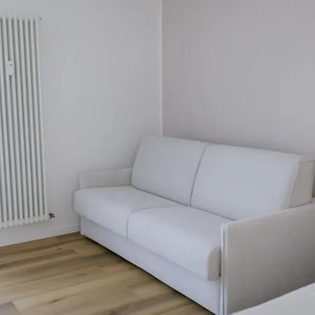 Nuovo Bianco Appena Ristrutturato Apartmán *