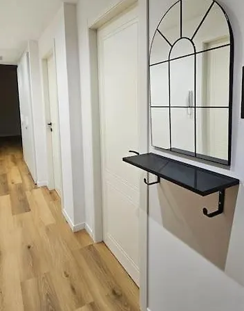 Apartament Nuovo Bianco Appena Ristrutturato *