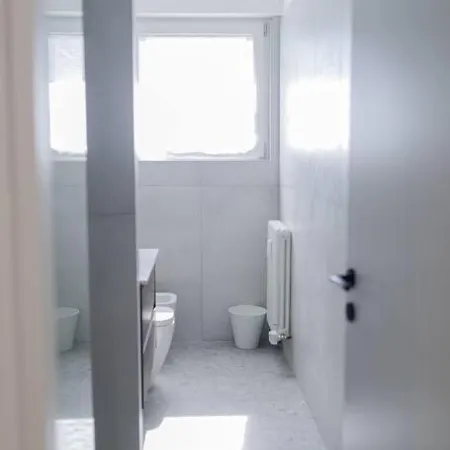 Nuovo Bianco Appena Ristrutturato Apartament *