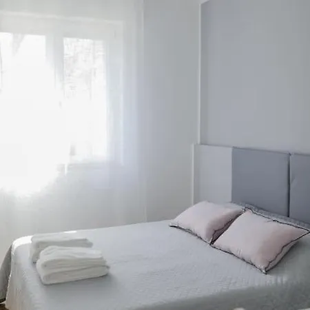 Nuovo Bianco Appena Ristrutturato *