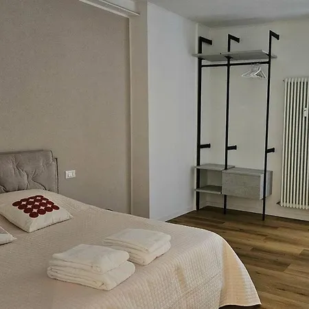 Nuovo Bianco Appena Ristrutturato * Wenecja