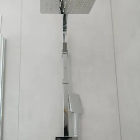 Nuovo Bianco Appena Ristrutturato *