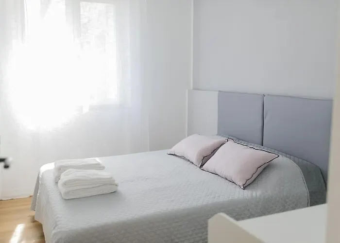 Nuovo Bianco Appena Ristrutturato Appartement