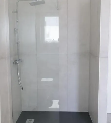 Nuovo Bianco Appena Ristrutturato Venise