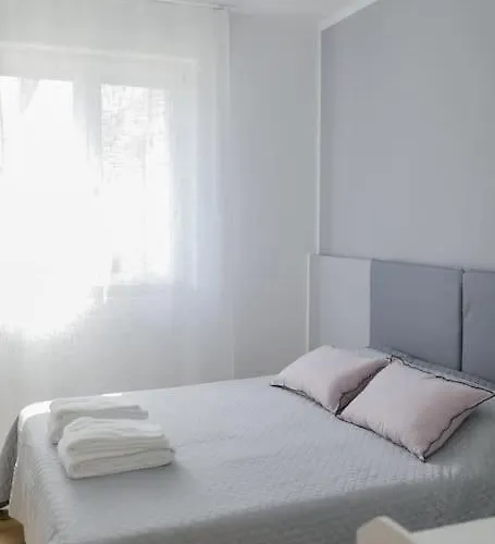 Nuovo Bianco Appena Ristrutturato *