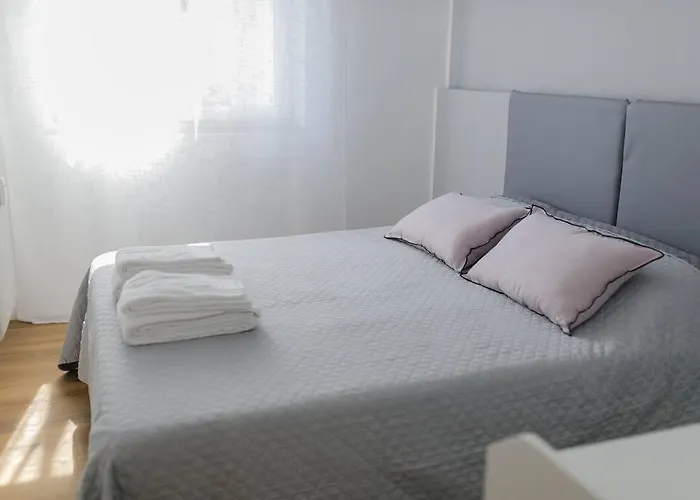 Nuovo Bianco Appena Ristrutturato *