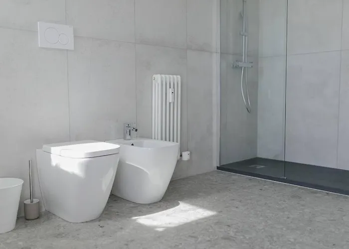 Nuovo Bianco Appena Ristrutturato Appartement