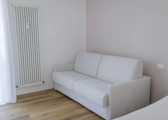 Nuovo Bianco Appena Ristrutturato Appartement *