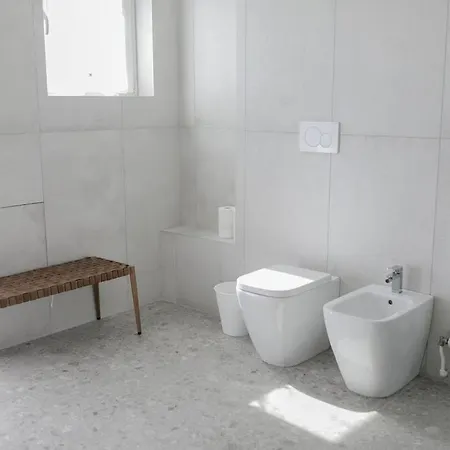 Nuovo Bianco Appena Ristrutturato Venecia