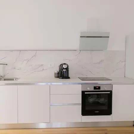 Apartamento Nuovo Bianco Appena Ristrutturato *